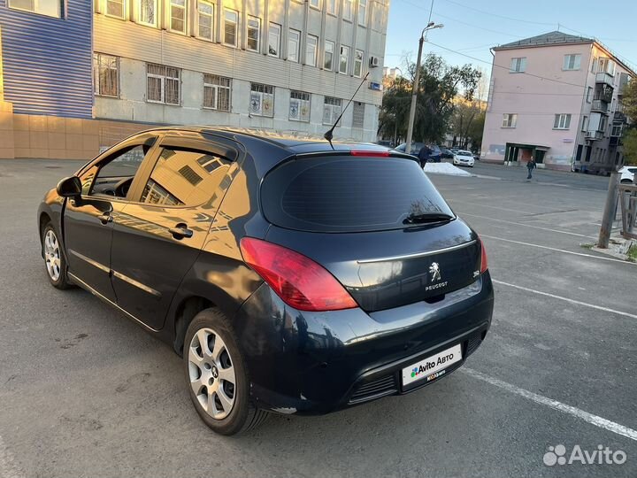 Peugeot 308 1.6 AT, 2012, битый, 155 000 км