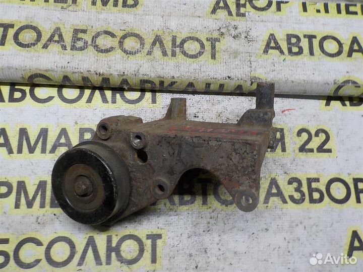 Кронштейн гидроусилителя Mitsubishi Carisma (DA)