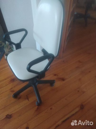 Продам компьютерные стулья/кресла
