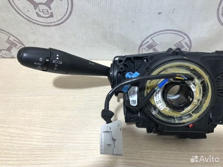 Блок подрулевых переключателей Peugeot 3008 0U 5FS