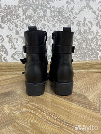 Ботинки женские