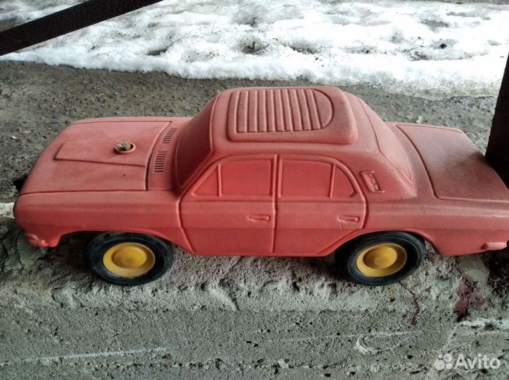 Детская машинка каталка Волга