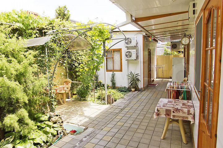 Комната 15 м² в 4-к., 1/1 эт.