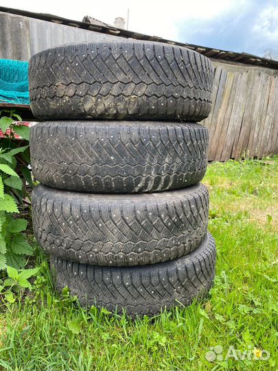 Continental ContiIceContact 4x4 215/65 R16