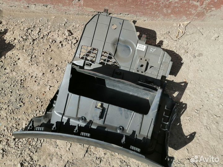 Бардачок Hyundai Sonata 6 YF 2010