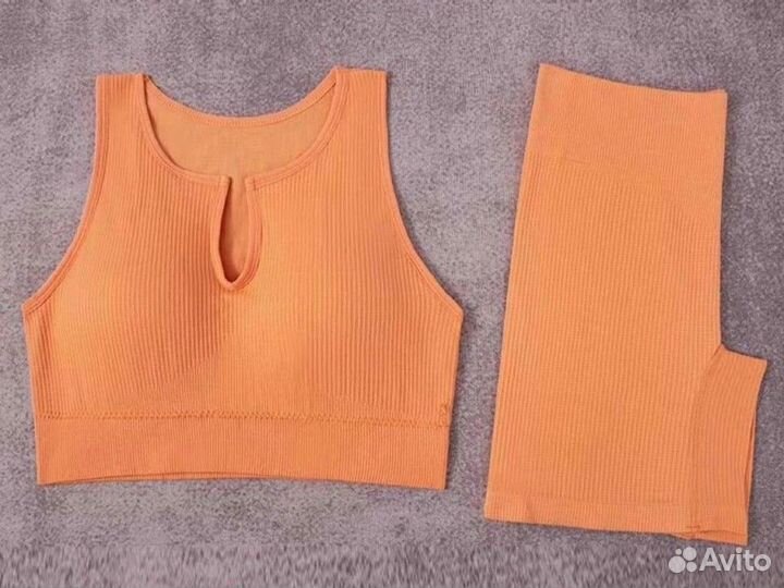 Спортивный костюм женский