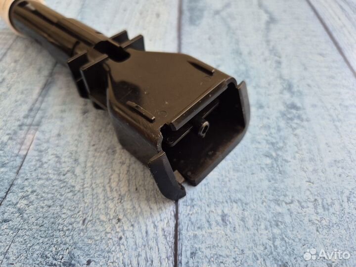 Форсунка омывателя правая Infiniti Ex35 Ex25 Ex37