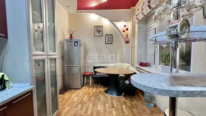 2-к. квартира, 57,3 м², 2/5 эт.