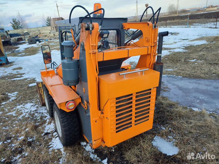 Мини-погрузчик UNC 060, 1988