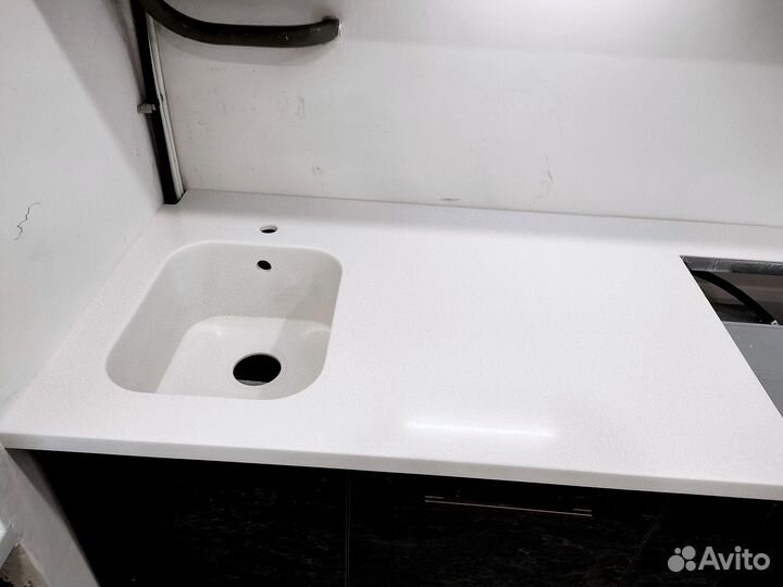 Каменная Столешница с мойкой Grandex кухня м2