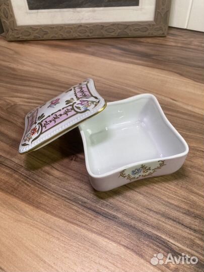 Фарфоровая шкатулка винтаж Европа