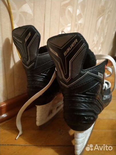 Хоккейные коньки bauer