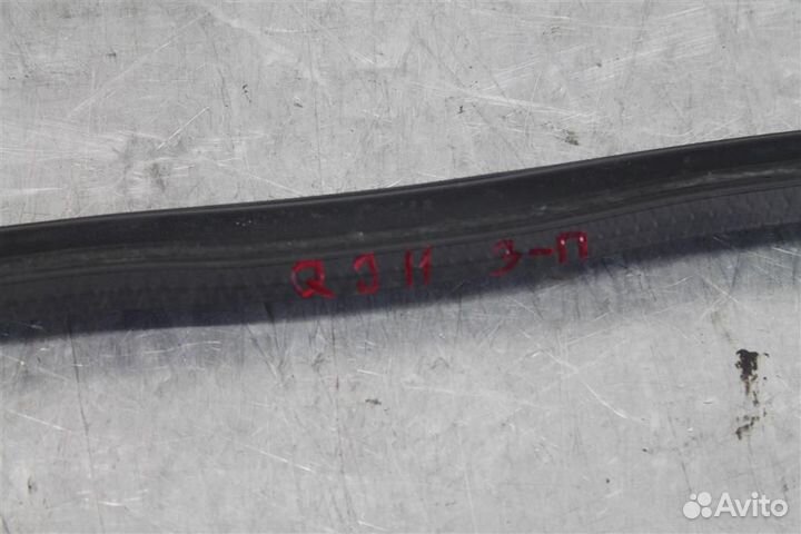 Уплотнитель стекла двери задней правой Nissan Qas