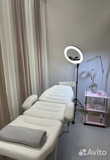 Аренда кушетки, массажного стола