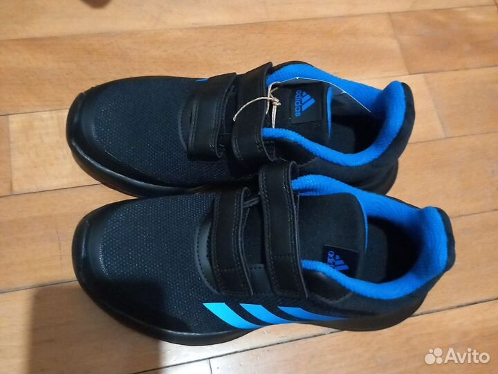 Кроссовки Adidas новые