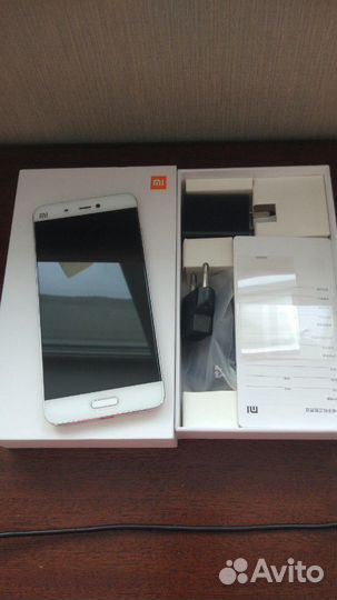 Телефон Xiaomi mi5