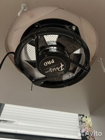 Маникюрный стол с вытяжкой бу