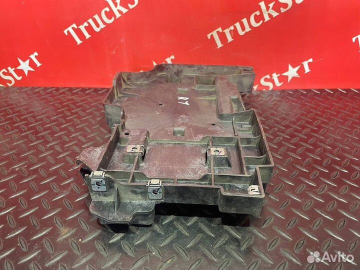 Кронштейн крепления короба Renault T