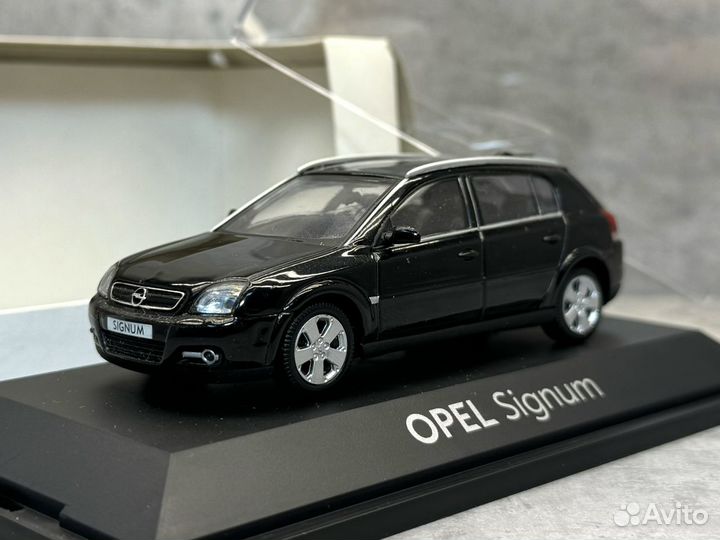 Редкая модель Opel Signum 1:43 Schuco дилер