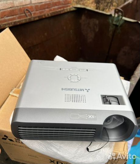 Проектор Mitsubishi XD110U