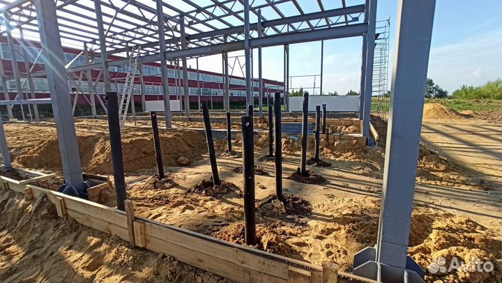 Фундамент винтовые сваи / Большой парк техники