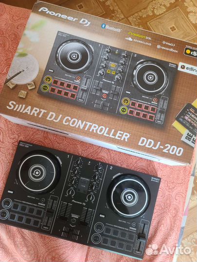 Dj контролер Pioneer DDJ-200
