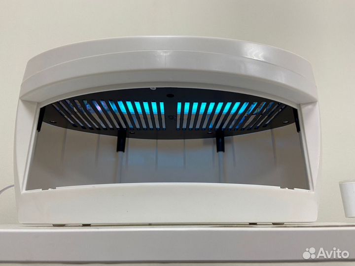 Ультрафиолетовый стерилизатор для инструментов