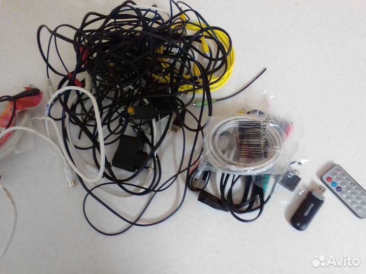 Кабеля. Провода. Пульты. Разные переходники