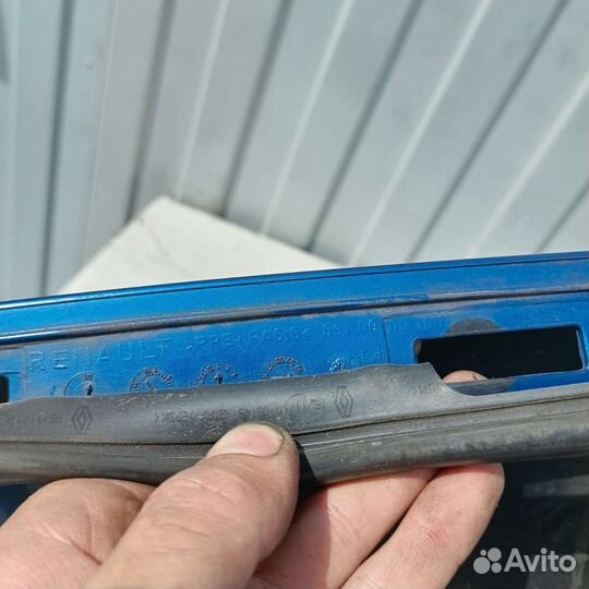 Переднее правое крыло Renault Scenic 3