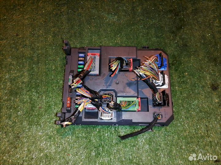 Блок предохранителей 9664983180 Peugeot 207 WC WK