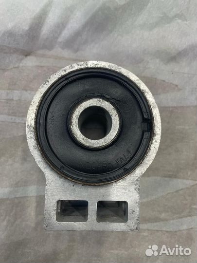 Сайлентблок переднего рычага Cadillac SRX