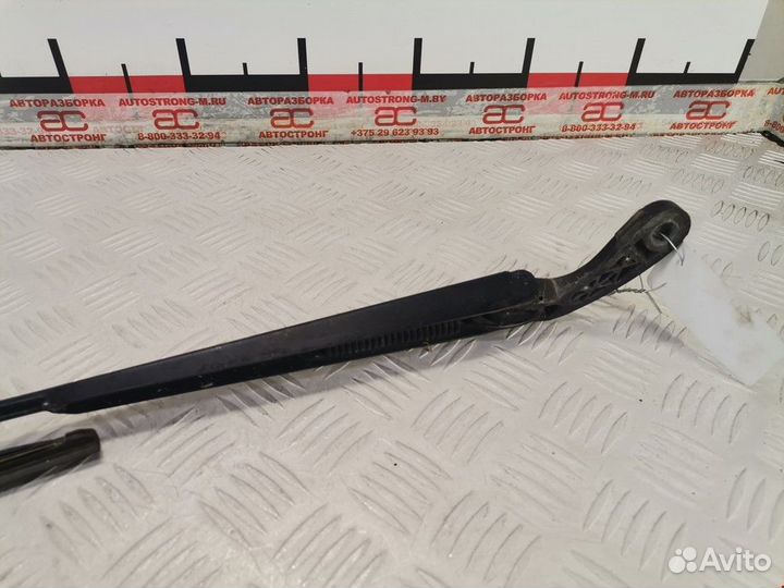 Щеткодержатель (поводок стеклоочистителя, дворник)