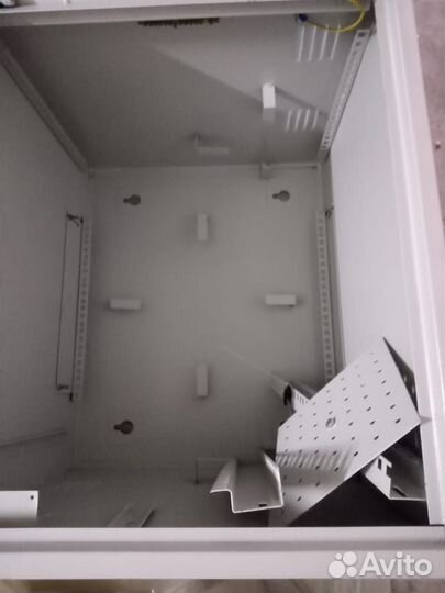 Шкаф телекоммуникационный настенный