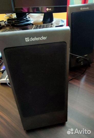 Клавиатуры, колонки, роутер, принтеры, мониторы