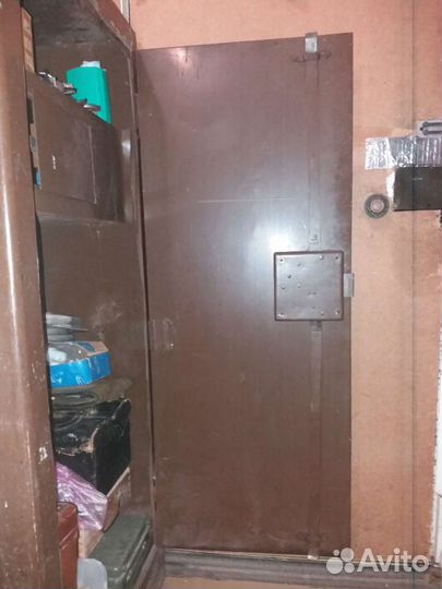 Сейф металлический