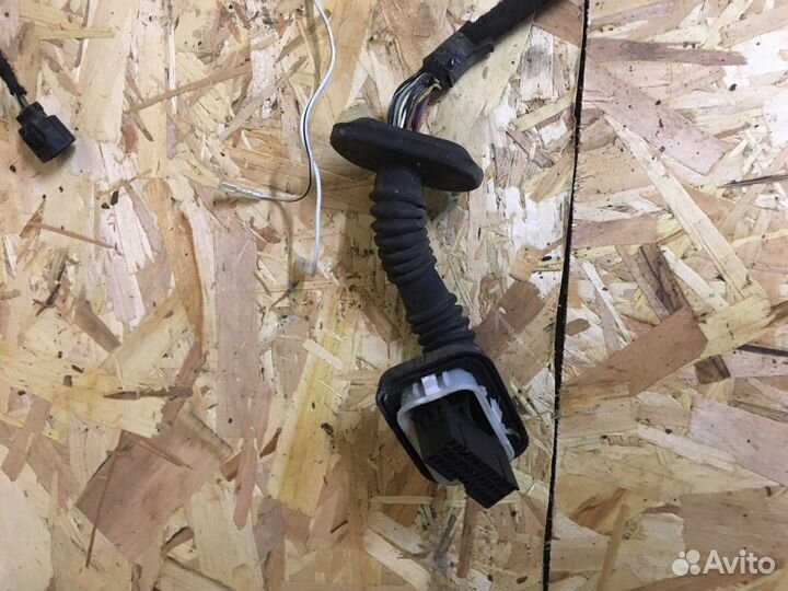 Проводка передний двери на Mitsubishi Carisma