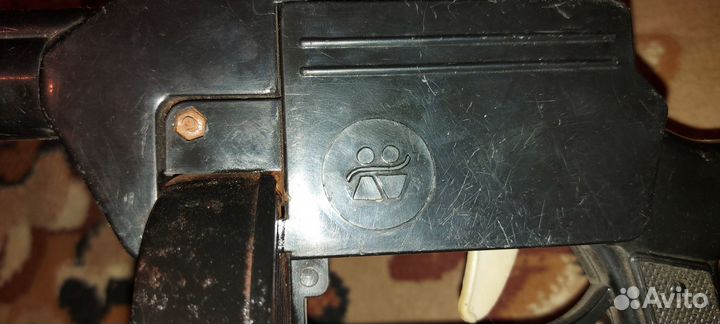 Игрушечный автомат и пистолет