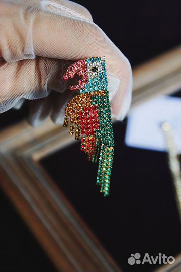 Асимметричные серьги Parrot