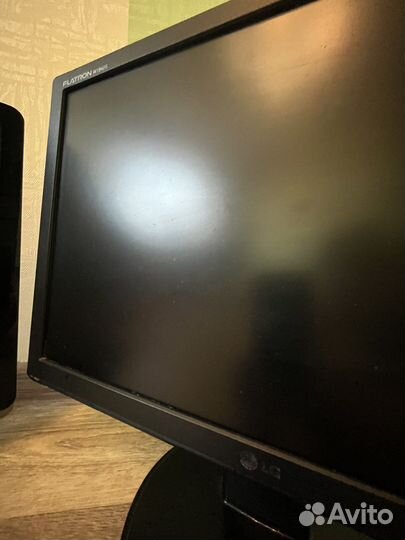 Монитор LG 19