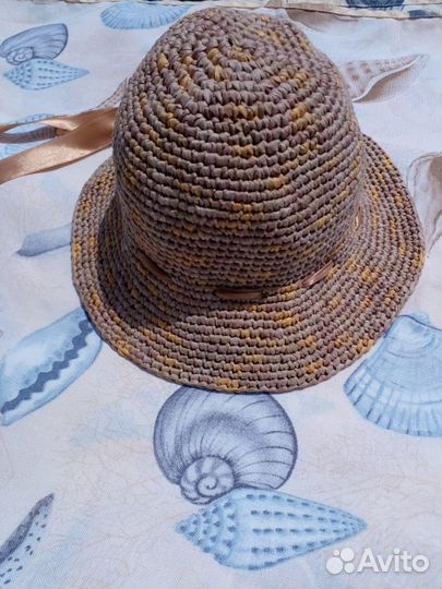 Шляпа из рафии