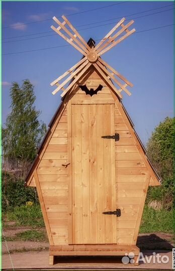 Уличный туалет деревянный DRE452