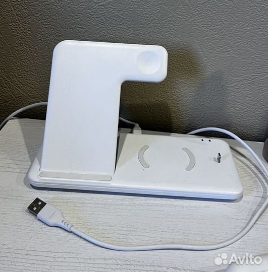 Беспроводное зарядное устройство (док станция)