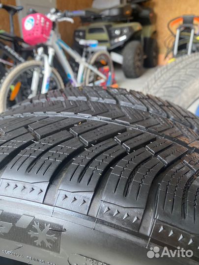 Michelin Pilot Alpin X M+S 255/40 R20 и 295/35 R20 105W