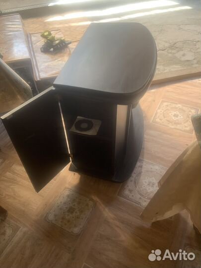 Тумба под телевизор поворотливая