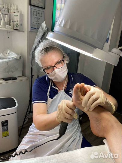 Подолог медицинский педикюр маникюр