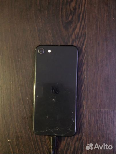 iPhone SE, 64 ГБ