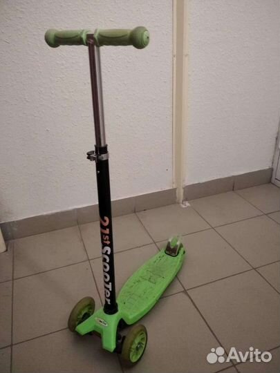 Самокат детский со светящимися колесами
