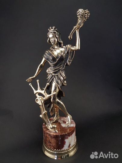 Статуэтка бронза