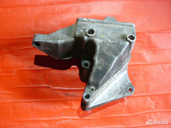 Кронштейн кпп Skoda Octavia 1.6 AEE 2000-2011г