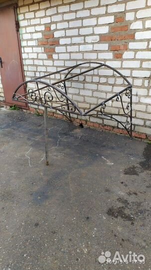 Навес над дверь